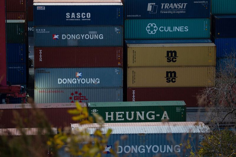 Экспорт юаня из Китая в Россию в октябре показал наибольшее падение за 8 месяцев