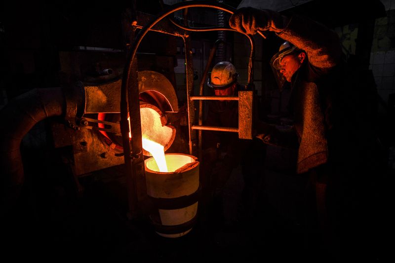 Согласно данным PMI, российский обрабатывающий сектор продолжил сокращение в октябре