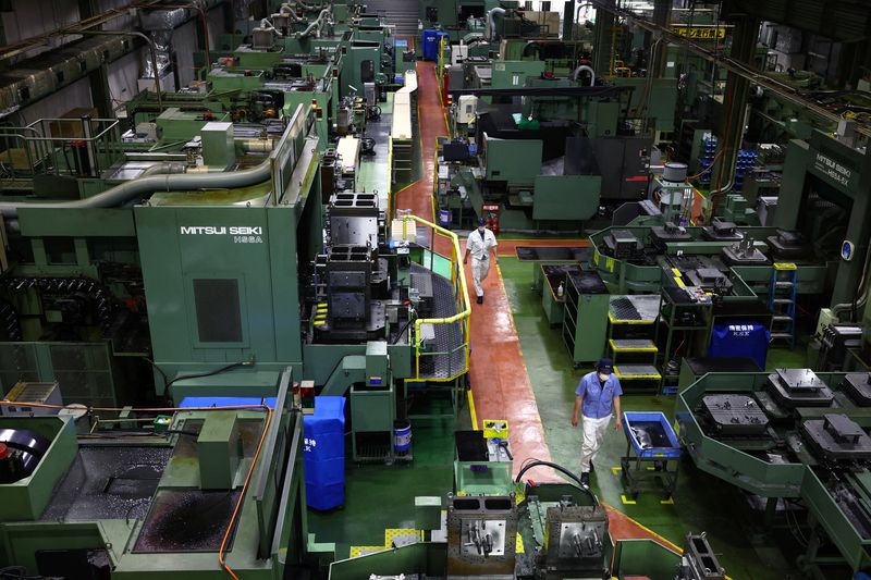 Заводская активность в Японии снизилась максимальными темпами за 19 месяцев, свидетельствуют данные PMI.